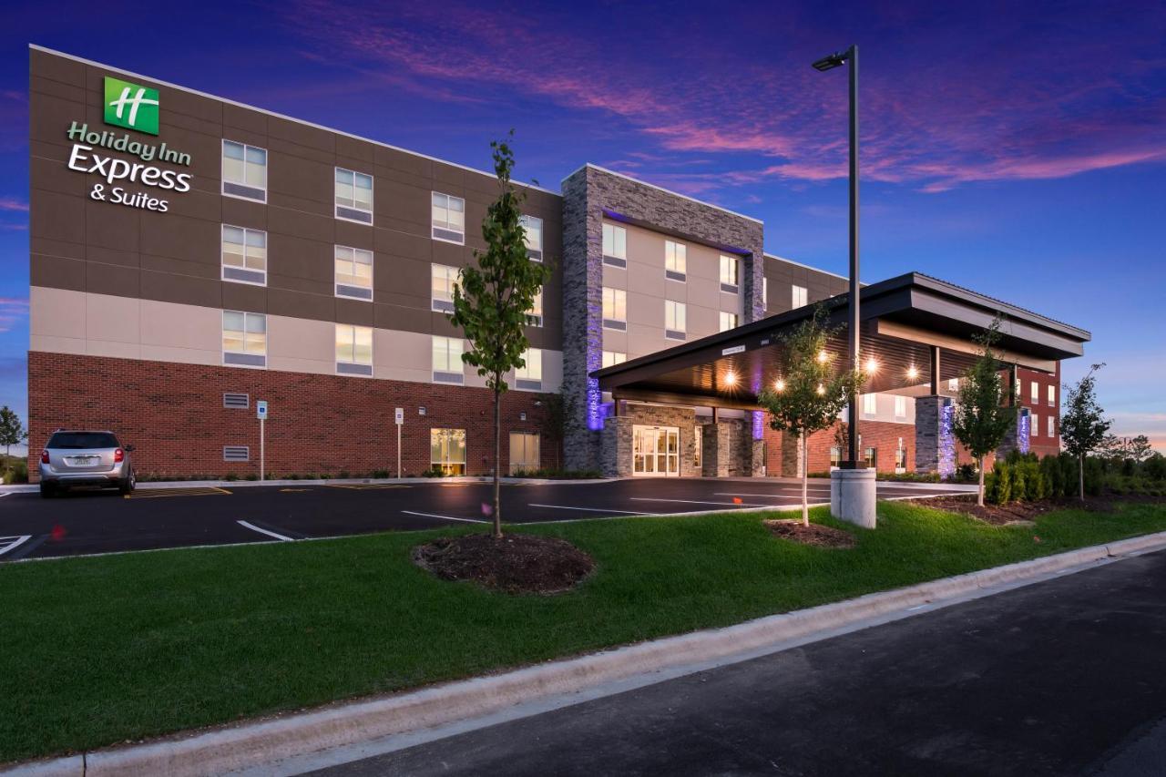 Holiday Inn Express & Suites Chicago - Hoffman Estates By Ihg Экстерьер фото