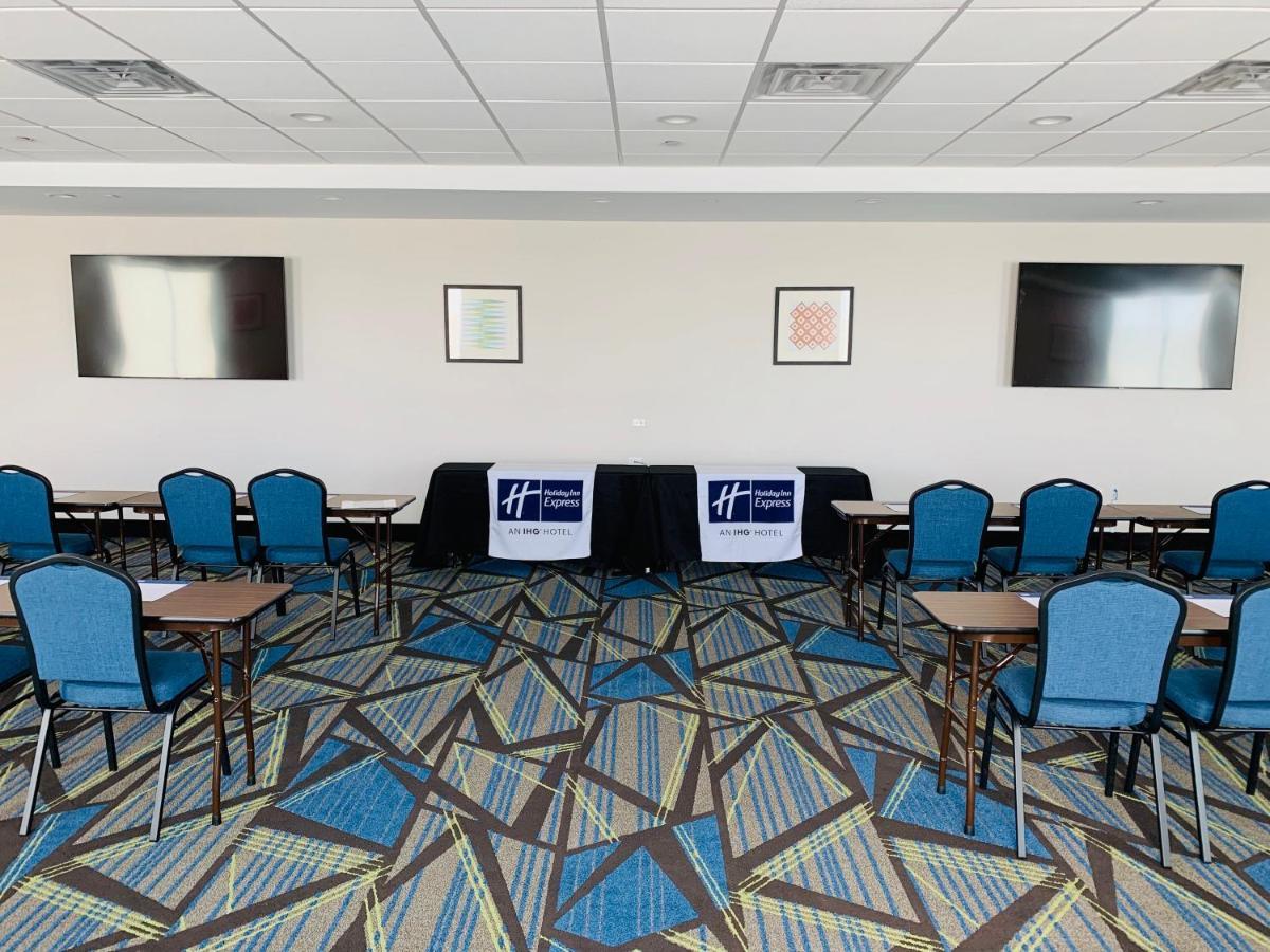 Holiday Inn Express & Suites Chicago - Hoffman Estates By Ihg Экстерьер фото