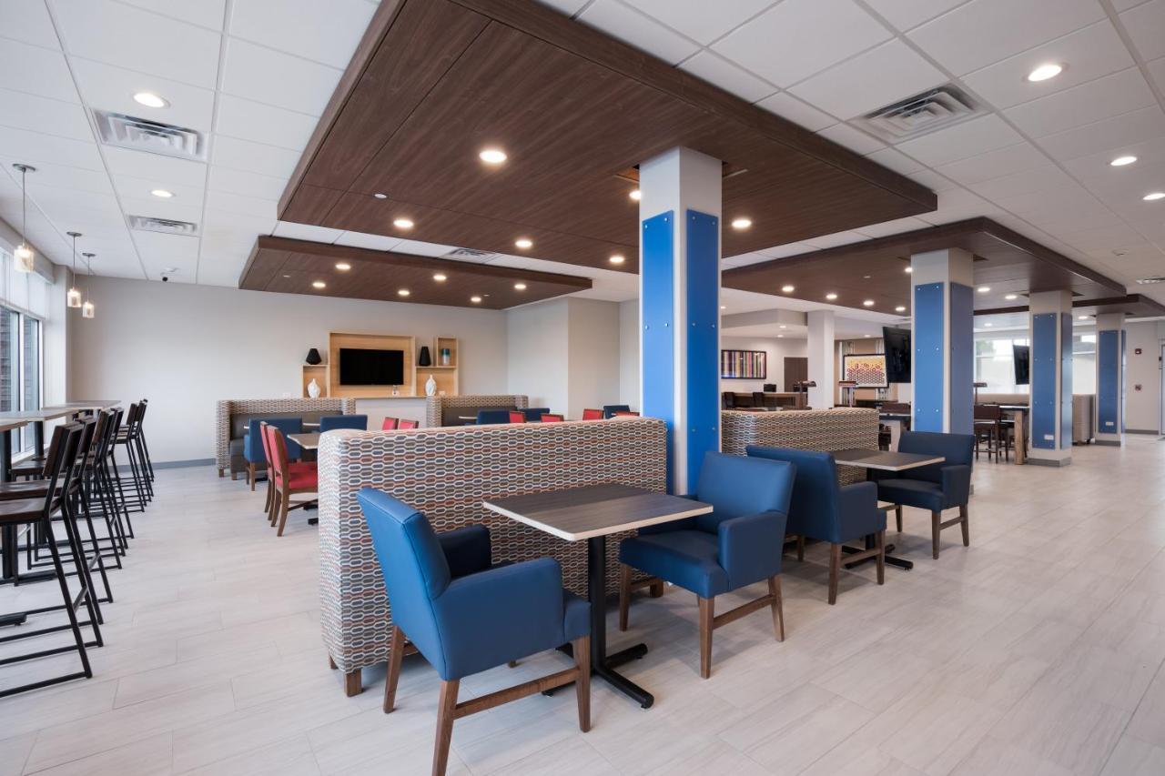 Holiday Inn Express & Suites Chicago - Hoffman Estates By Ihg Экстерьер фото